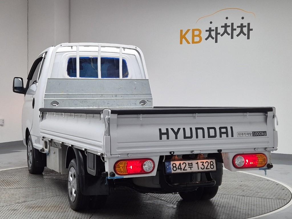 Hyundai Porter II Long Wheelbase Modern LPG 2.5 Turbo Long Wheelbase Super Cab 3