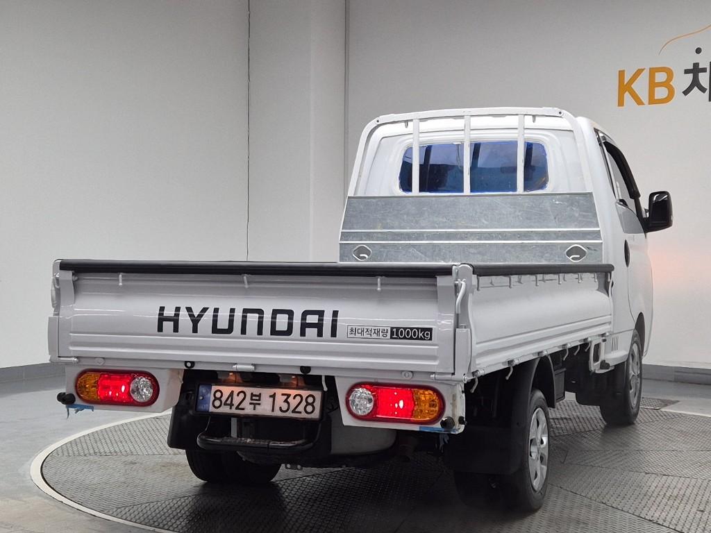 Hyundai Porter II Long Wheelbase Modern LPG 2.5 Turbo Long Wheelbase Super Cab 4