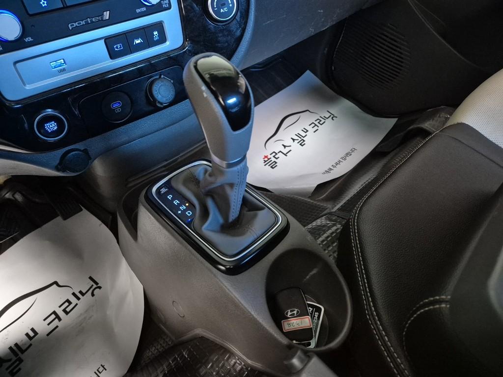 Hyundai Porter II Long Wheelbase Modern LPG 2.5 Turbo Long Wheelbase Super Cab 8