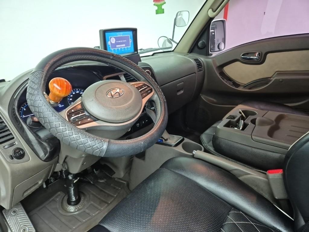 Hyundai Porter II Long Wheelbase Premium Long Wheelbase Double Cab 7