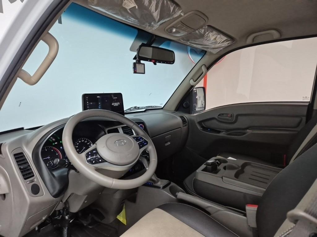 Hyundai Porter II Long Wheelbase Smart LPG 2.5 Turbo Long Wheelbase Super Cab 7