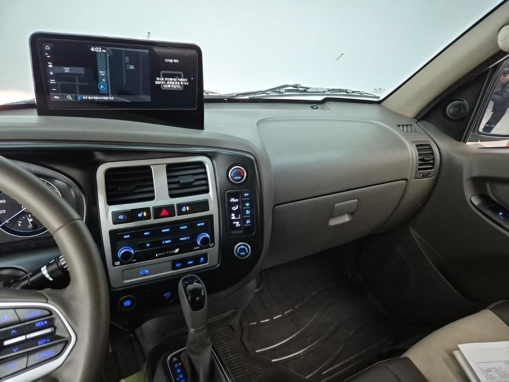 Hyundai Porter II Long Wheelbase Smart LPG 2.5 Turbo Long Wheelbase Super Cab 10