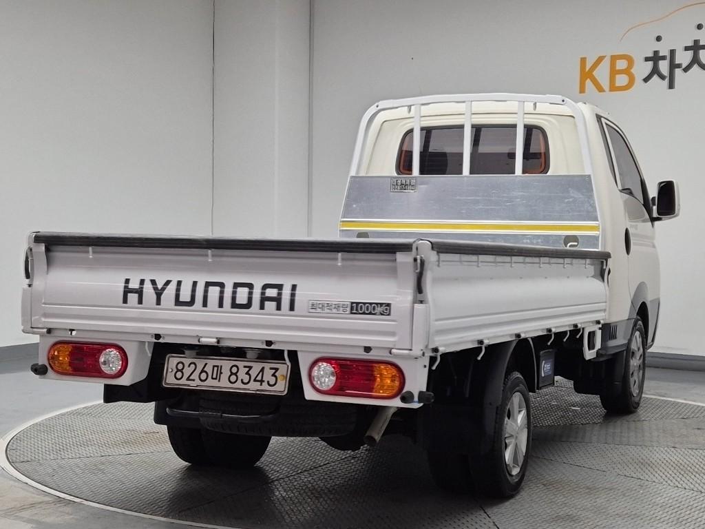 Hyundai Porter II Long Wheelbase Premium Long Wheelbase Super Cab 4