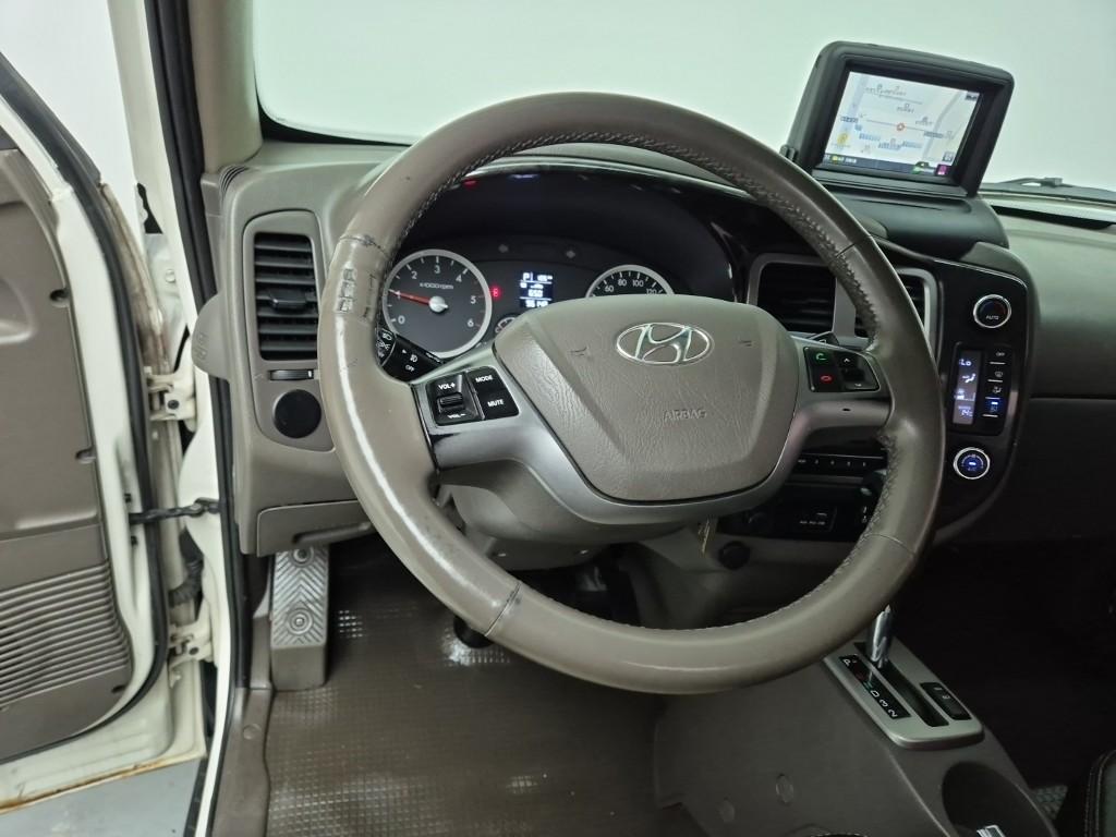 Hyundai Porter II Long Wheelbase Premium Long Wheelbase Super Cab 9