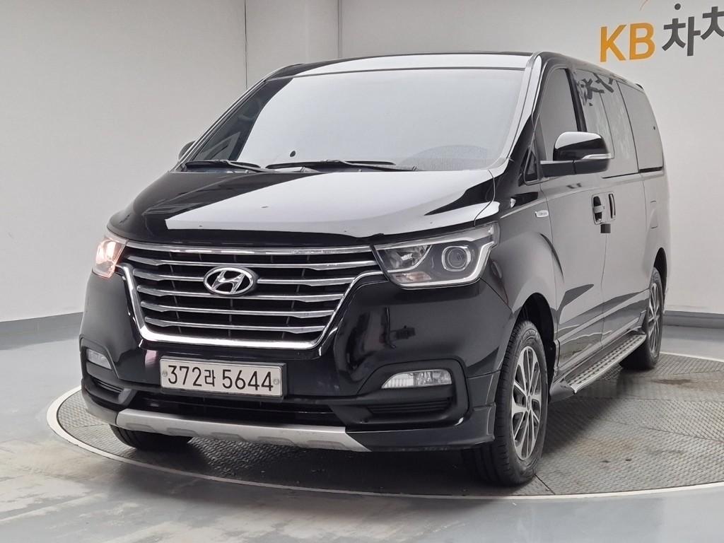 Hyundai Starex Grand Dual Sunroof 2.5 Diesel Limousine 4WD Dual Sunroof 2