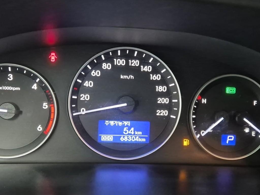 Hyundai Starex Grand Dual Sunroof 2.5 Diesel Limousine 4WD Dual Sunroof 7