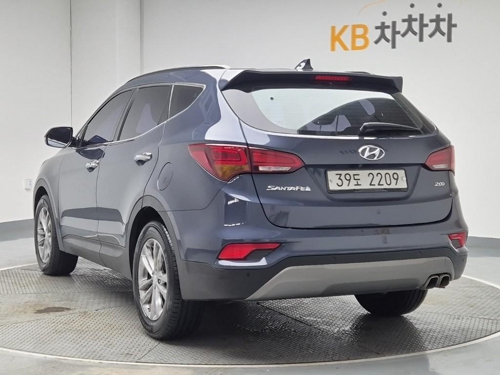 Hyundai Santa Fe 2018 photo 2