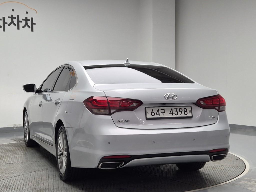 HYUNDAI Aslan G330