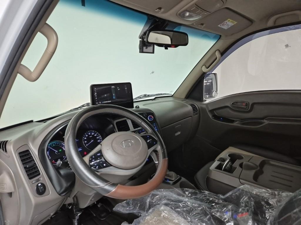 Hyundai Porter II Electric Low Fixed Floor Long Wheelbase Super Cab 7
