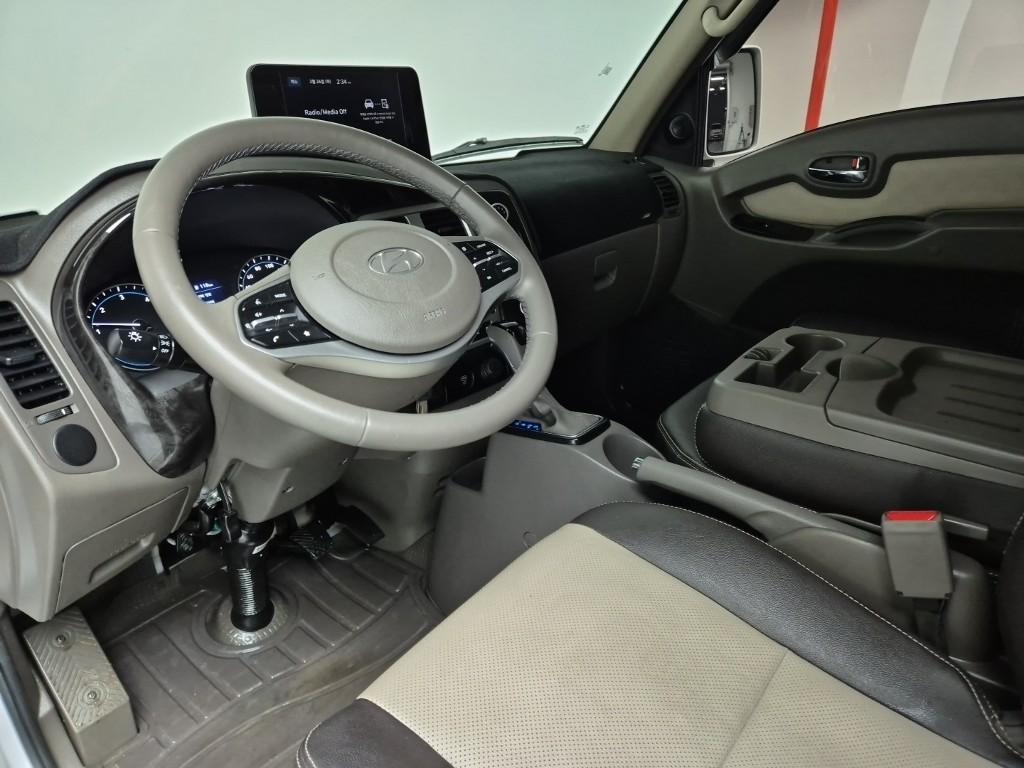 Hyundai Porter II Long Wheelbase Premium LPG 2.5 Turbo Long Wheelbase Super Cab 7