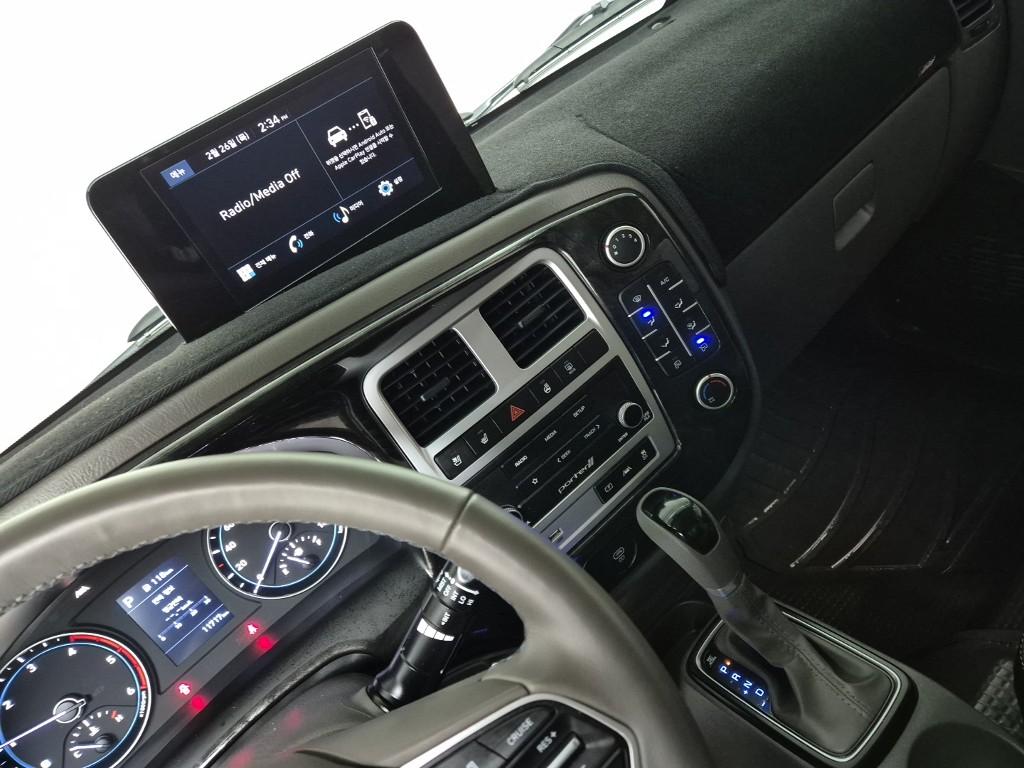 Hyundai Porter II Long Wheelbase Premium LPG 2.5 Turbo Long Wheelbase Super Cab 10