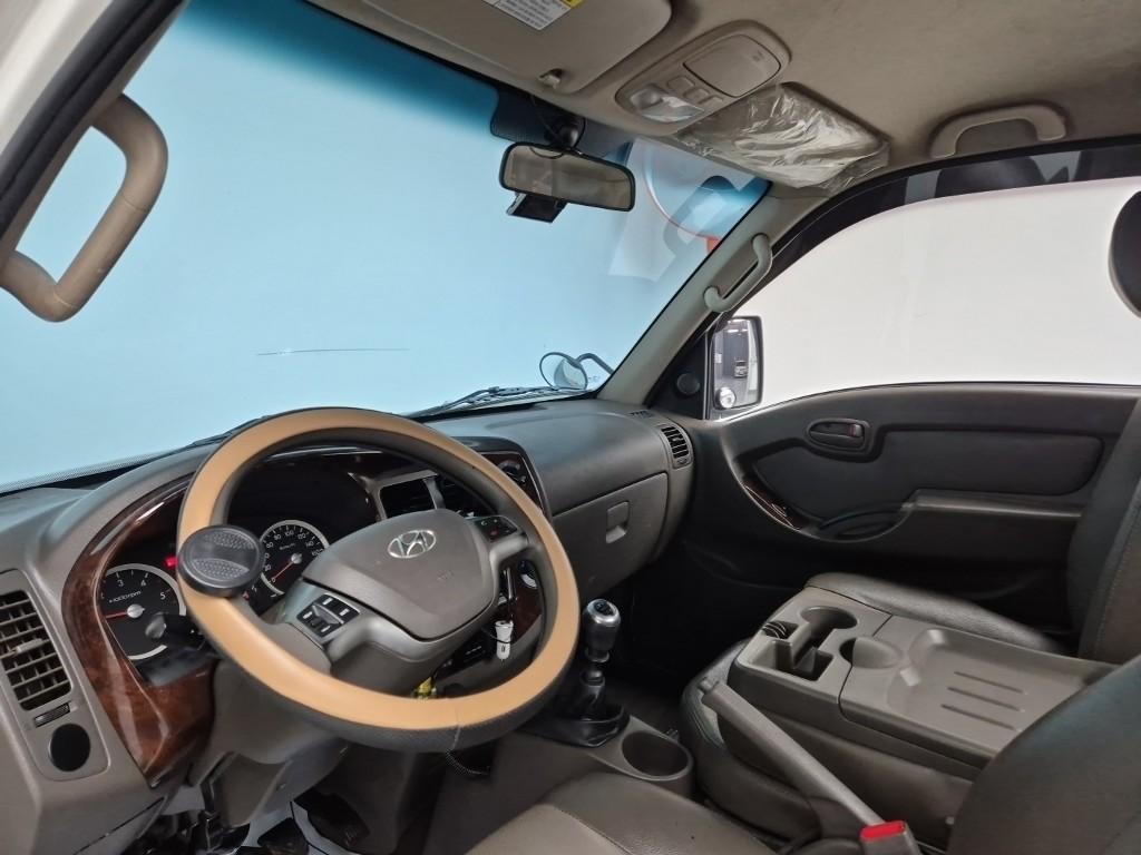 Hyundai Porter II Long Wheelbase High Super Long Wheelbase Super Cab 7