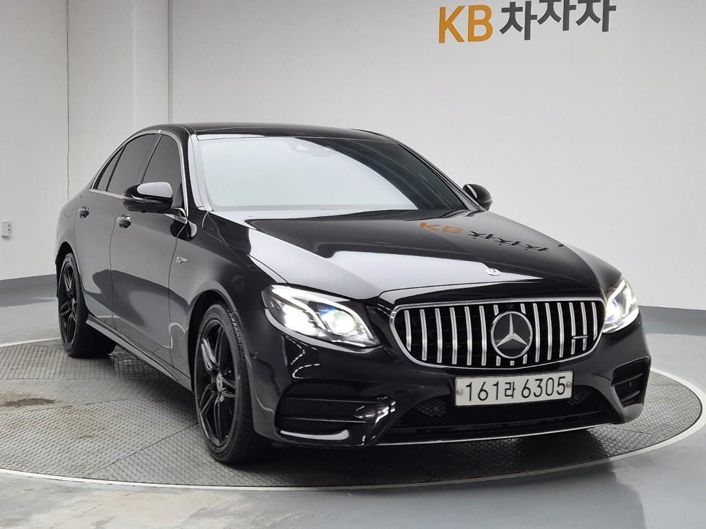 Mercedes-Benz E-Class AMG Line E300 4MATIC AMG Line 5