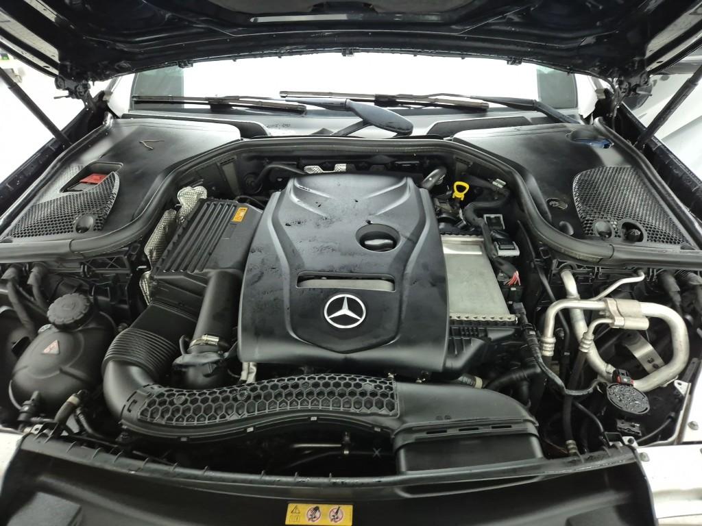 Mercedes-Benz E-Class AMG Line E300 4MATIC AMG Line 6