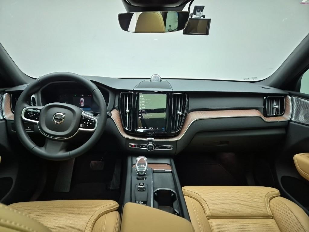 Volvo XC60 Recharge Ultra Bright T8 AWD Ultra Bright 8