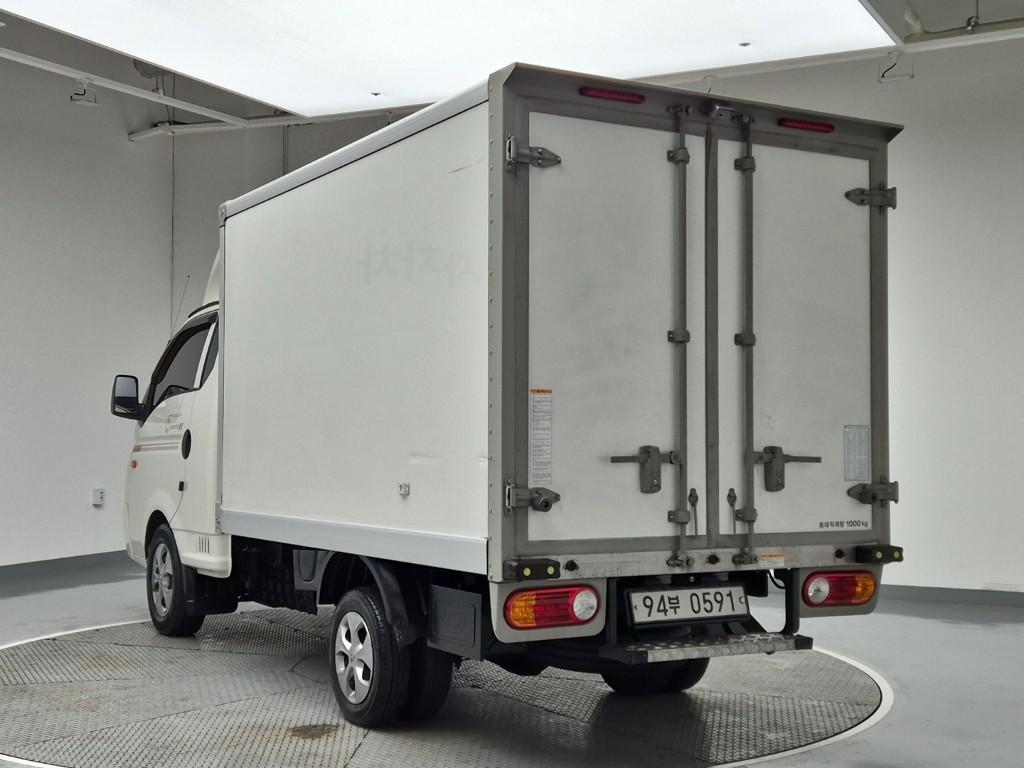 Hyundai Porter II Super Cab Twin Comp Refrigerated Truck Long Wheelbase Super Cab 3