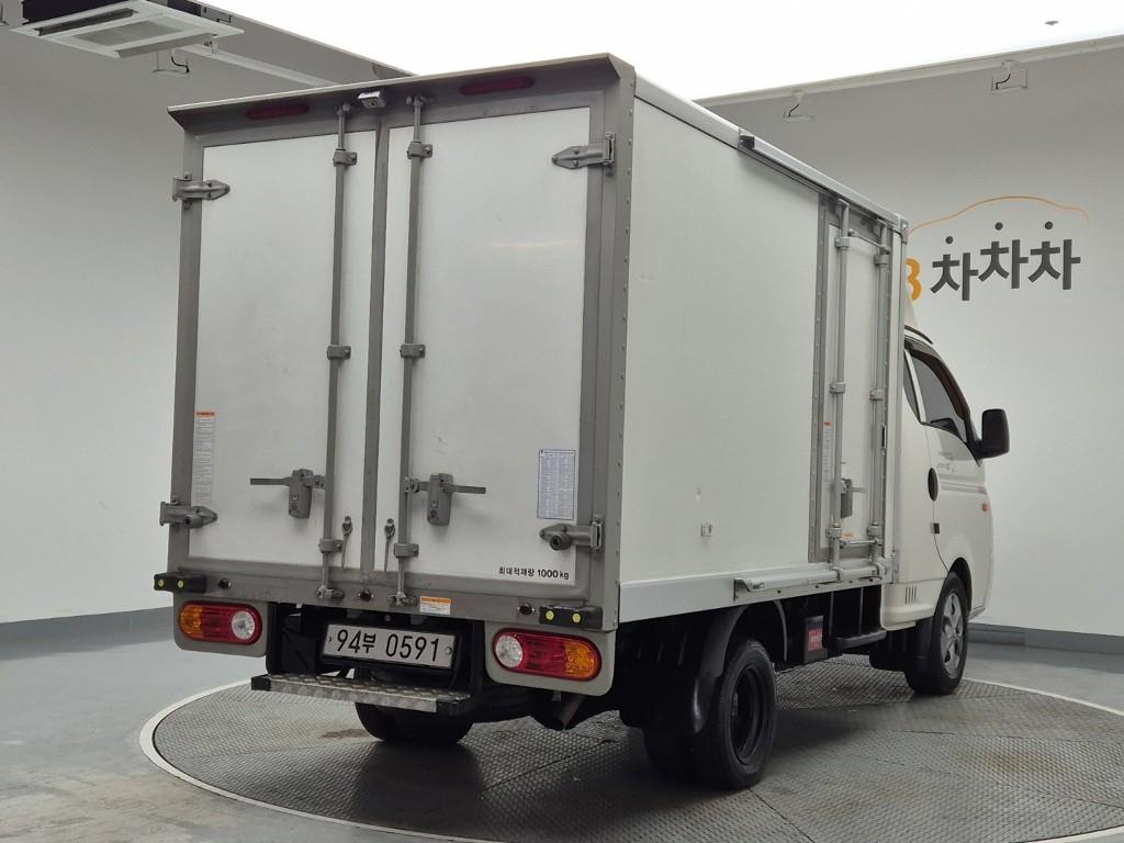 Hyundai Porter II Super Cab Twin Comp Refrigerated Truck Long Wheelbase Super Cab 4