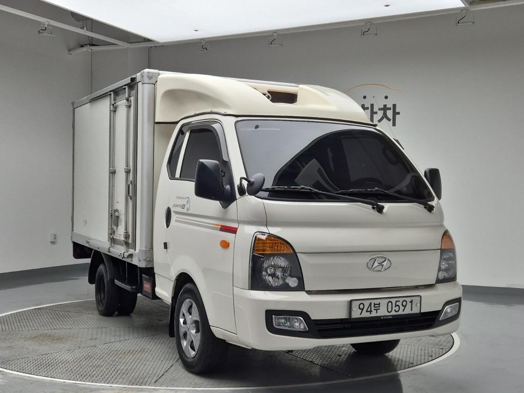 Hyundai Porter II Super Cab Twin Comp Refrigerated Truck Long Wheelbase Super Cab 5