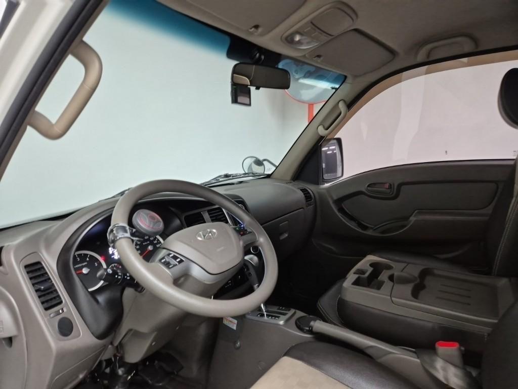 Hyundai Porter II Super Cab Twin Comp Refrigerated Truck Long Wheelbase Super Cab 7