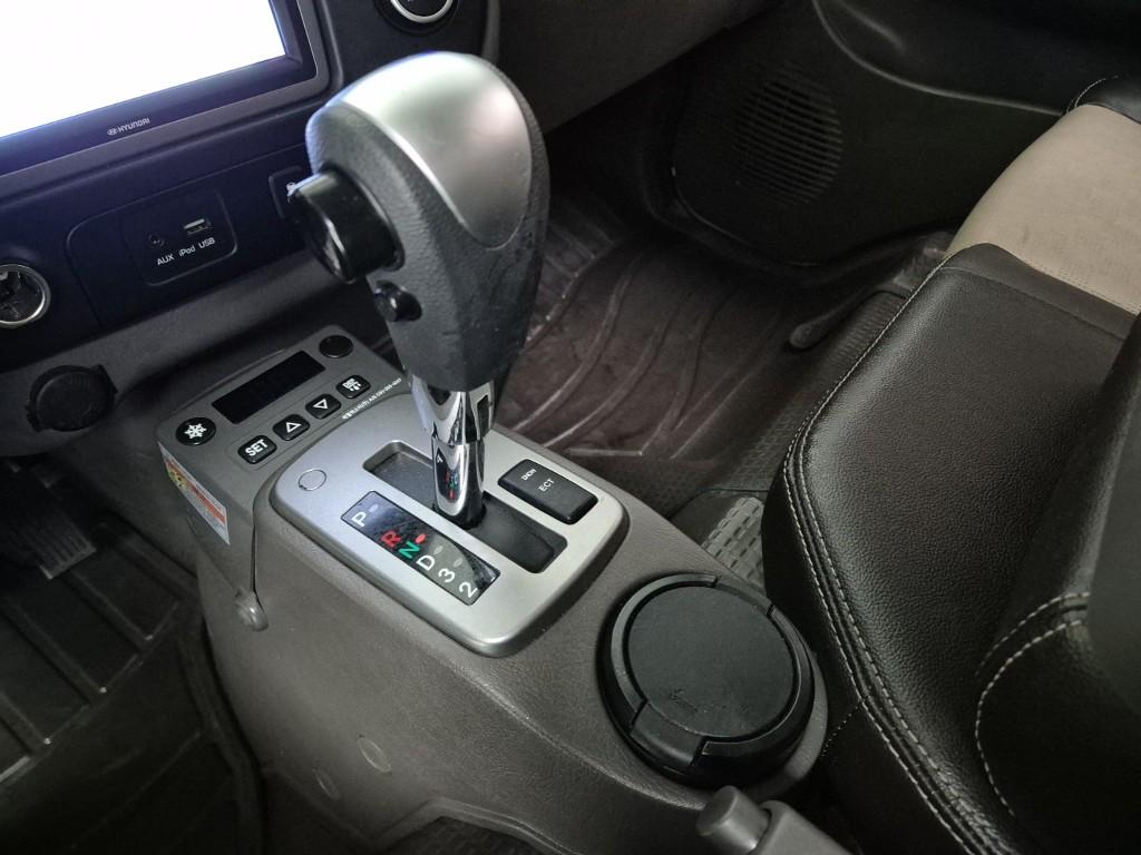 Hyundai Porter II Super Cab Twin Comp Refrigerated Truck Long Wheelbase Super Cab 8