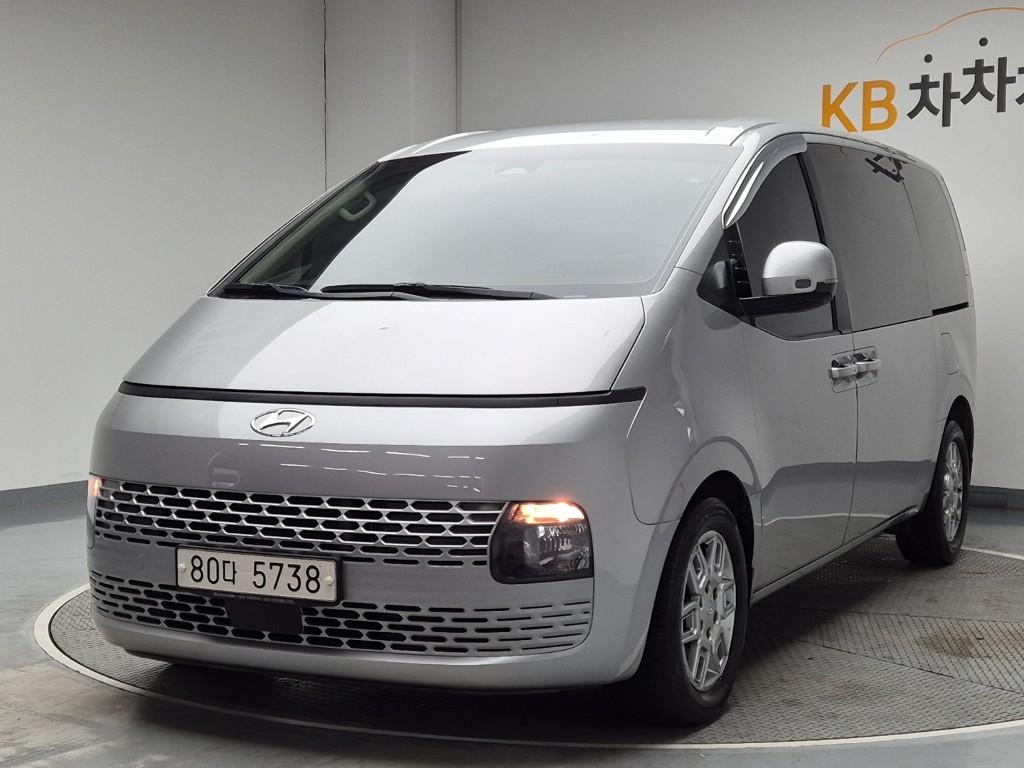 Hyundai Staria Modern