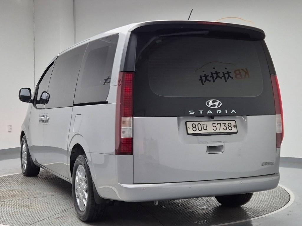 Hyundai Staria Modern 3