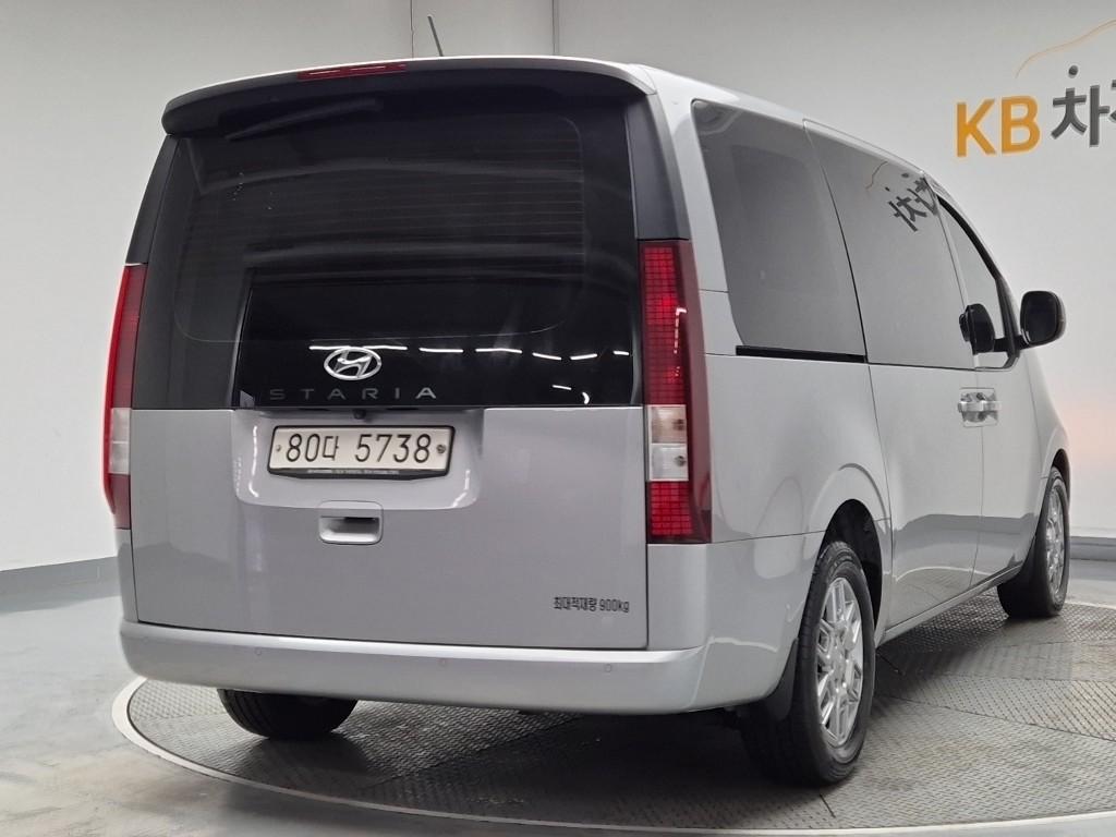 Hyundai Staria Modern 4