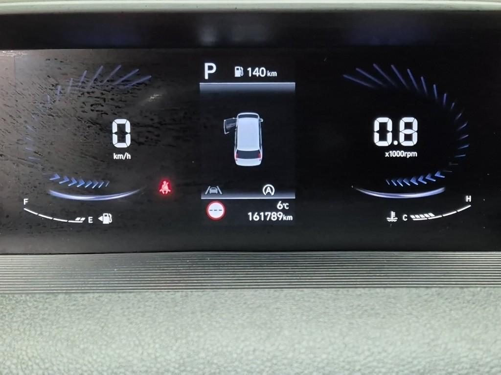 Hyundai Staria Modern 7