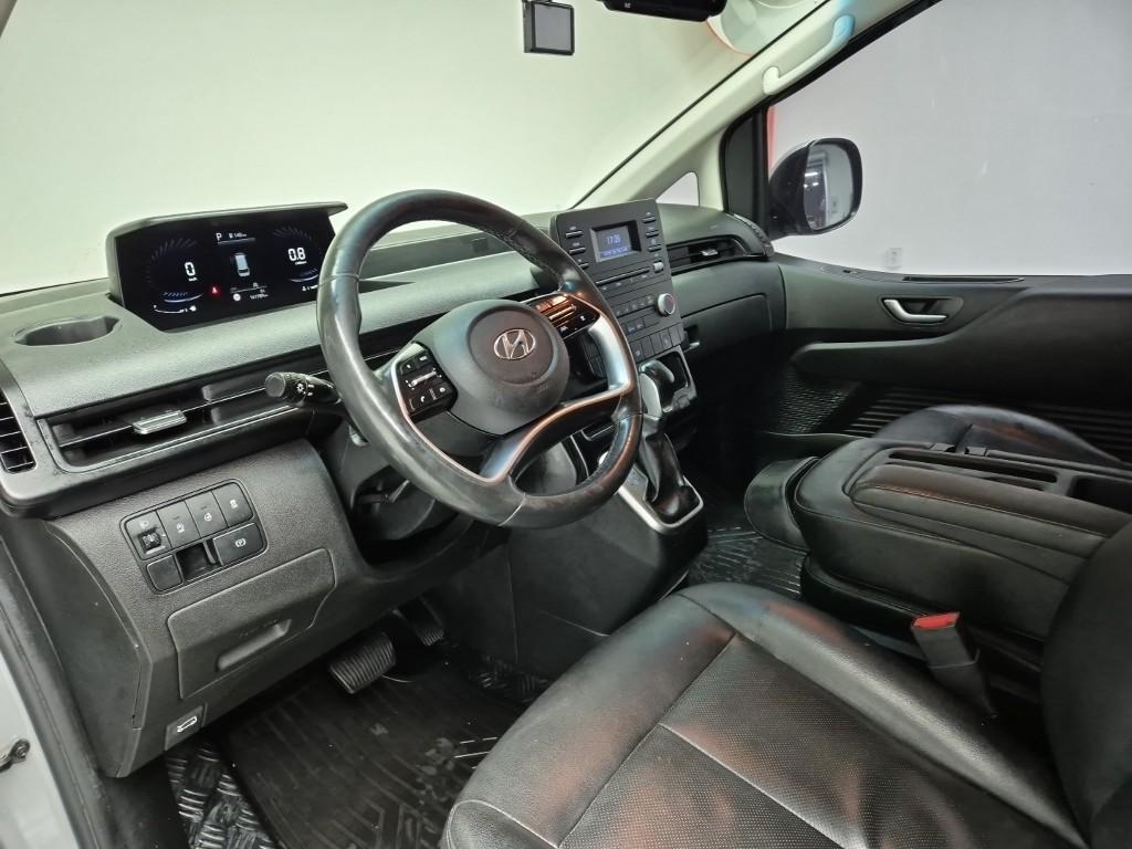 Hyundai Staria Modern 8