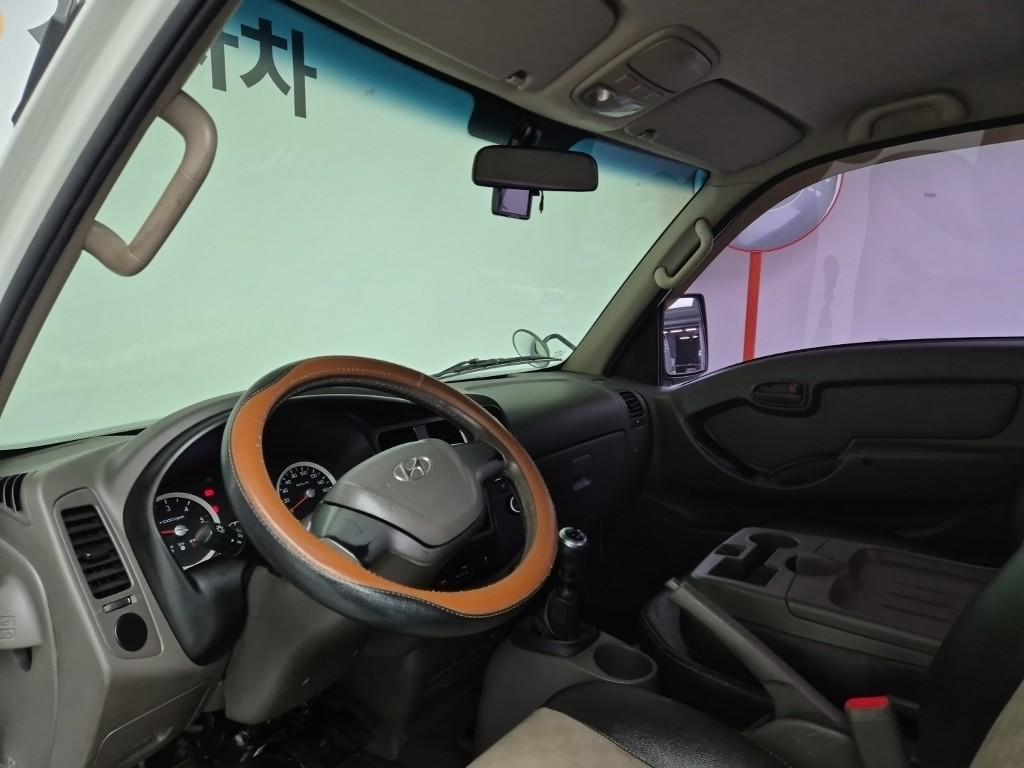 Hyundai Porter II Long Wheelbase Smart Long Wheelbase Super Cab 4WD 7