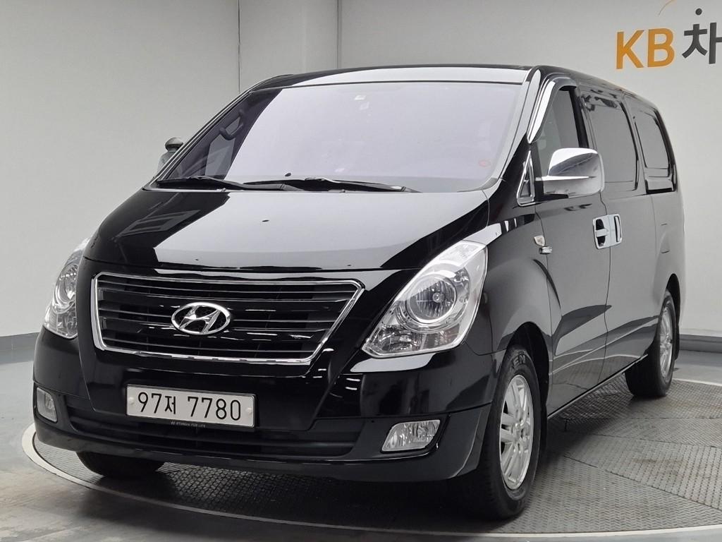 Hyundai Starex Grand Smart 2.5 VGT/ WGT 3 Van 2