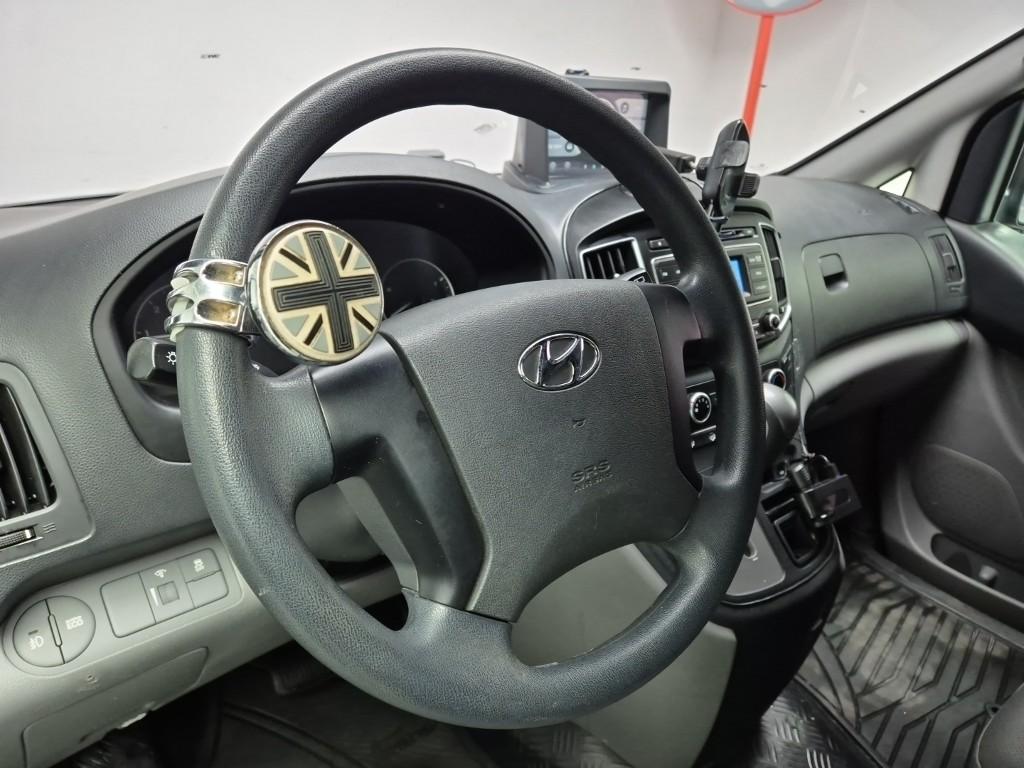 Hyundai Starex Grand Smart 2.5 VGT/ WGT 3 Van 10