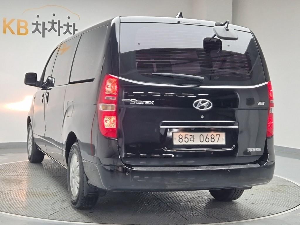 Hyundai Starex Grand Smart 2.5 WGT/ VGT 3 Van M/ T 3