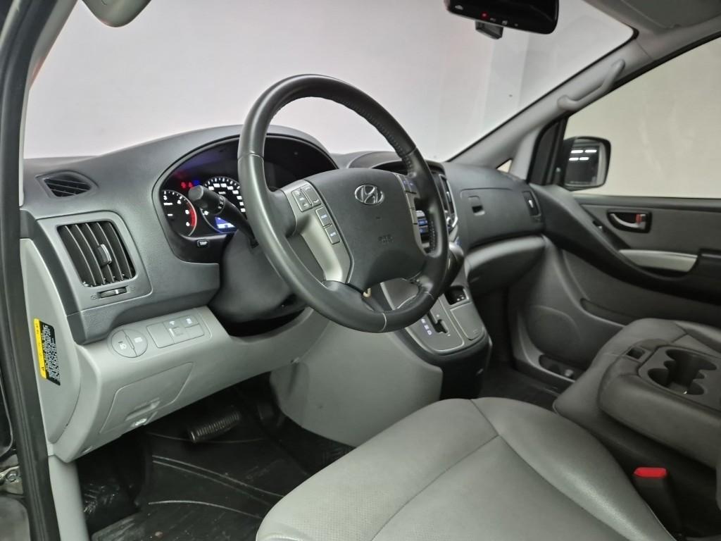 Hyundai Starex Grand Smart 2.5 WGT/ VGT 3 Van M/ T 8
