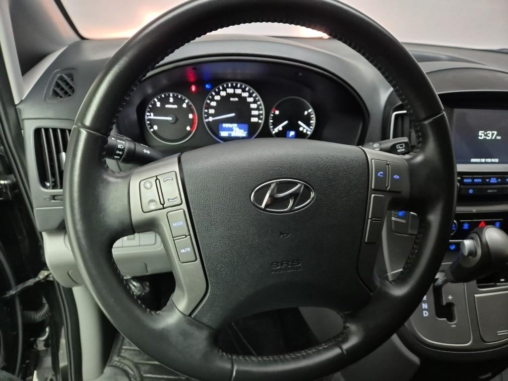 Hyundai Starex Grand Smart 2.5 WGT/ VGT 3 Van M/ T 10