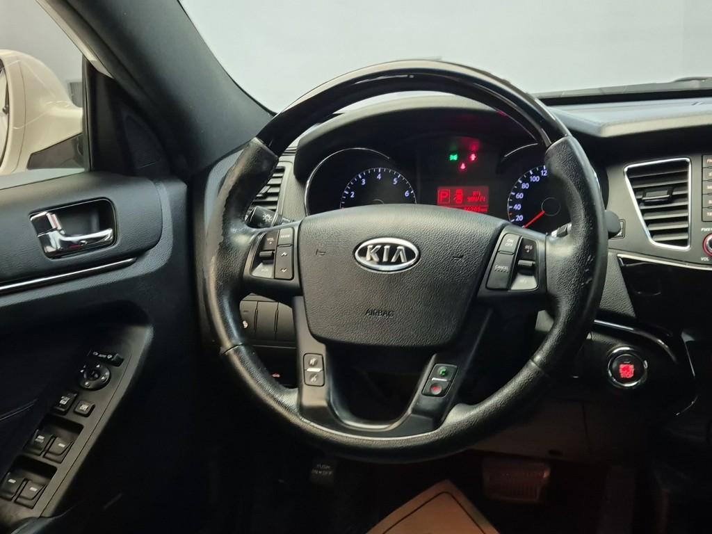 Kia K7 Luxury VG270 10