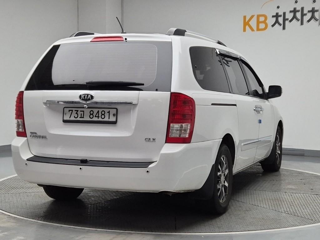 Kia Carnival 2014 photo 3