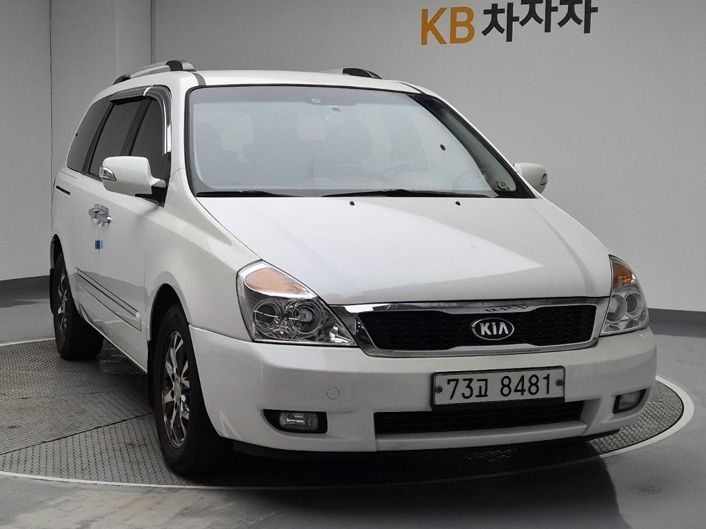 Kia Carnival 2014 photo 4