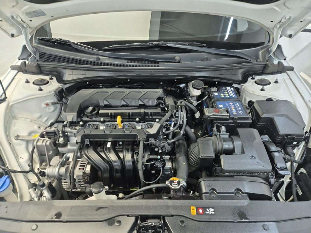 Hyundai Avante CN7 Modern Smart Stream 1.6 Gasoline — фото 5