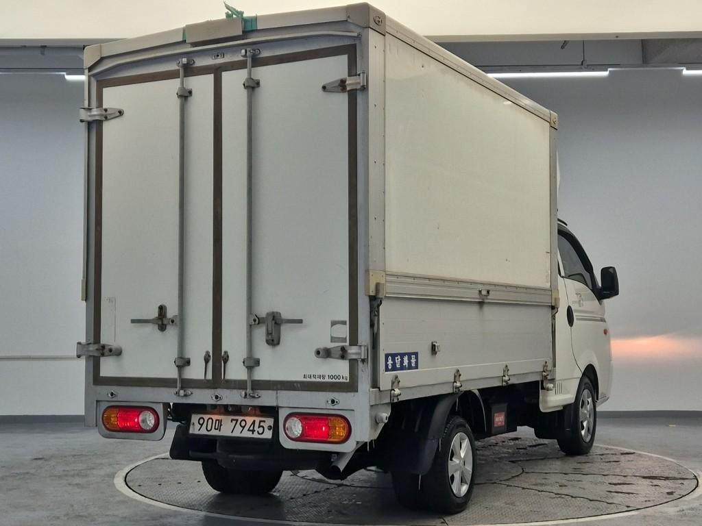 Hyundai Porter II Manual Wing body Long Wheelbase Super Cab 4