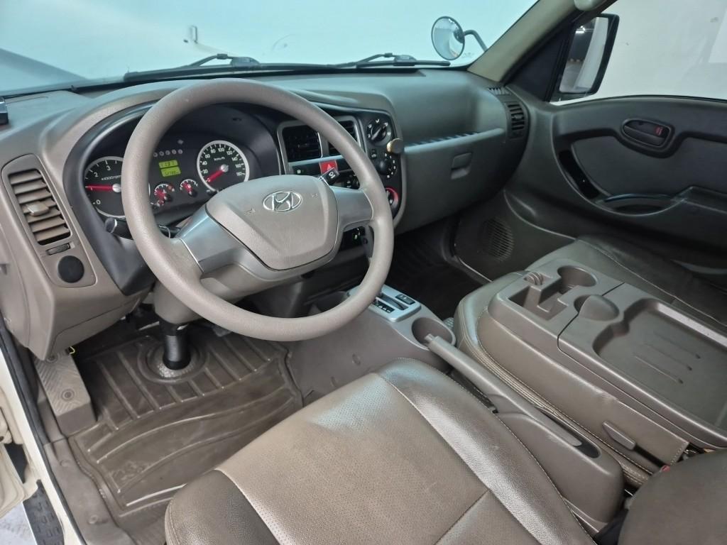 Hyundai Porter II Manual Wing body Long Wheelbase Super Cab 8