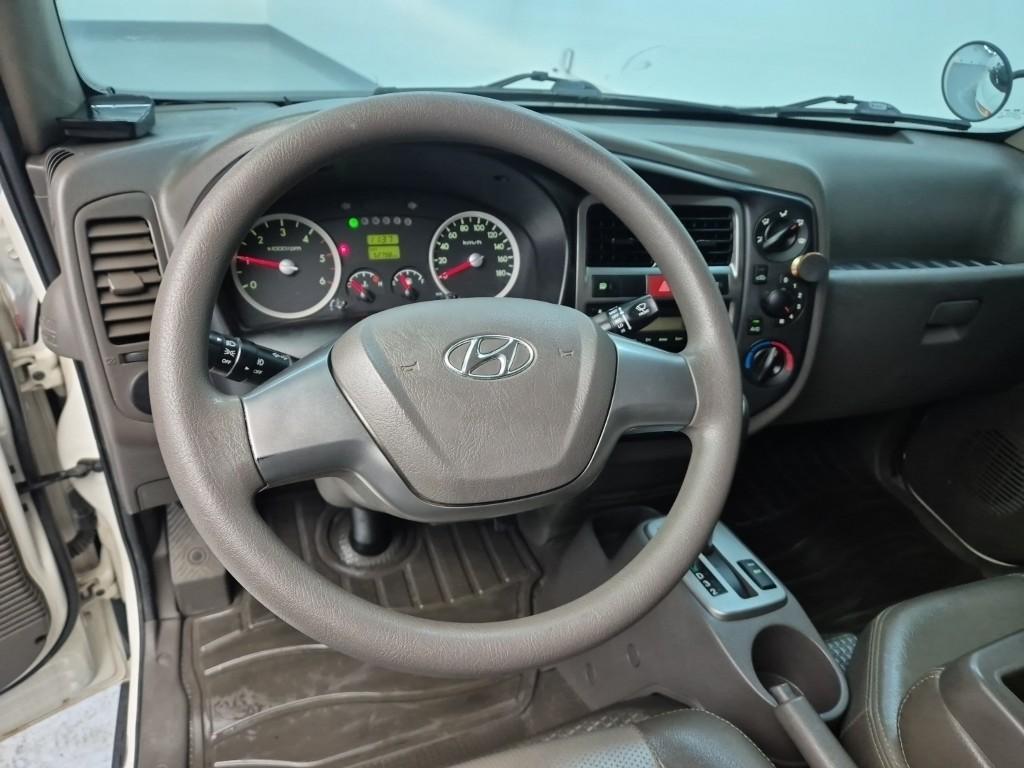 Hyundai Porter II Manual Wing body Long Wheelbase Super Cab 10