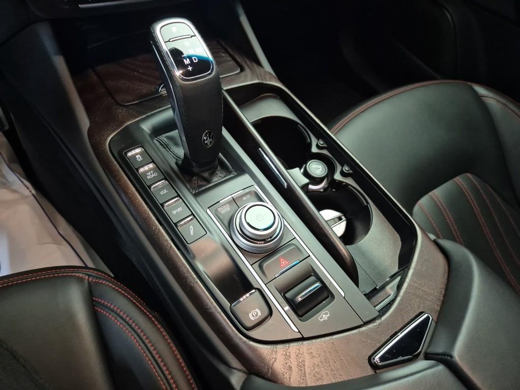 MASERATI Levante 2.0
