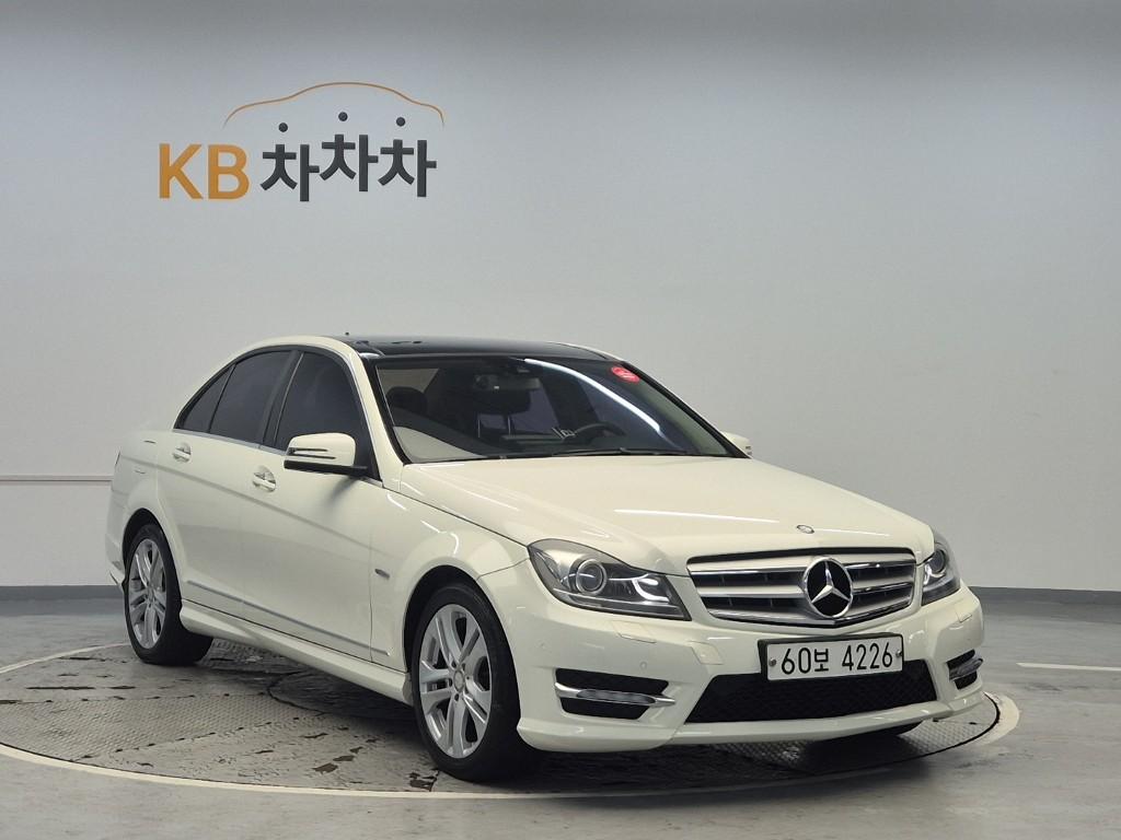 Mercedes-Benz C-Class Avantgarde C200 BlueEfficiency 5