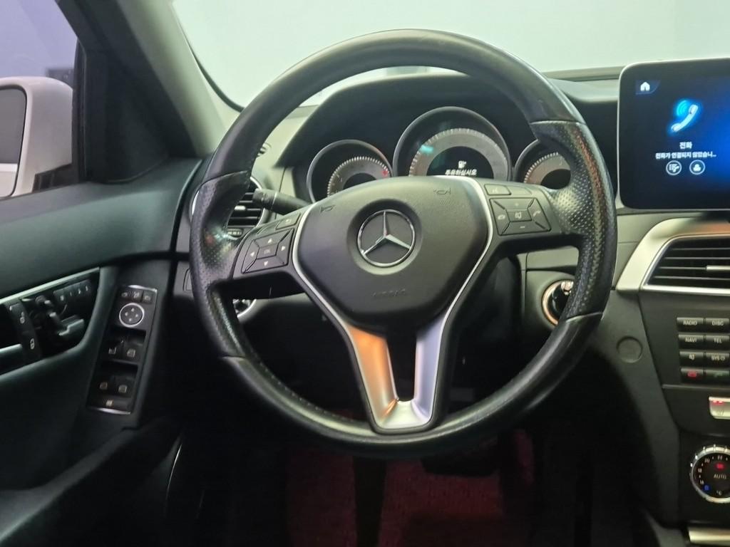 Mercedes-Benz C-Class Avantgarde C200 BlueEfficiency 10