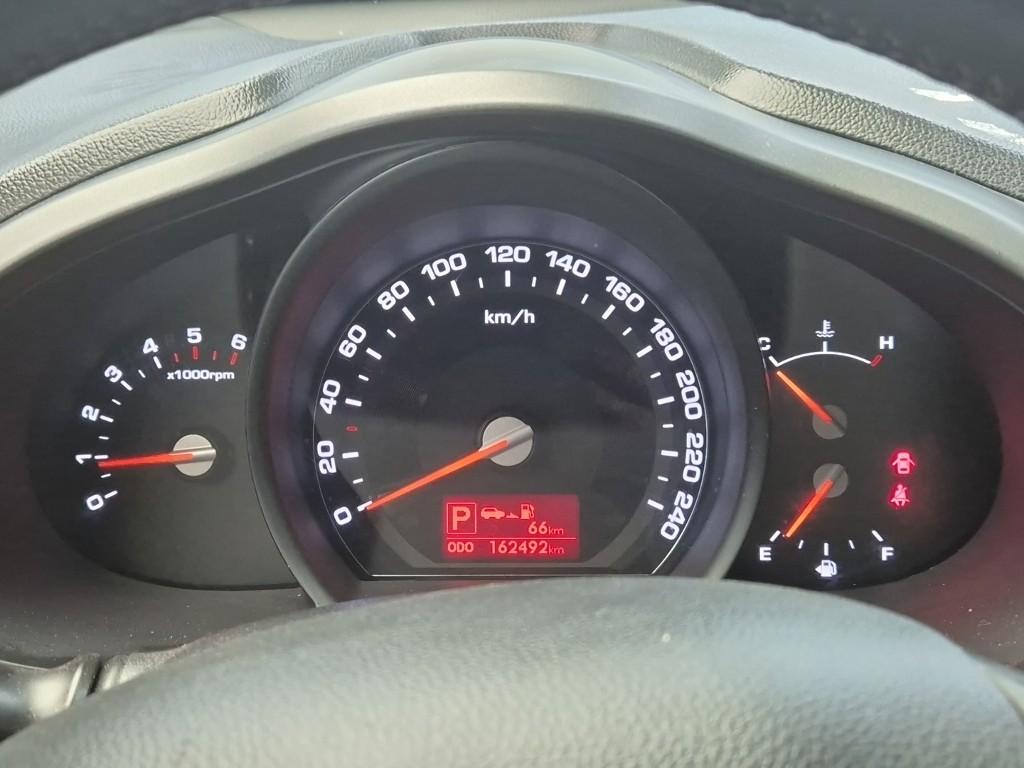 Kia Sportage R TLX Premium Type 2.0 Diesel 2WD M/ T 7