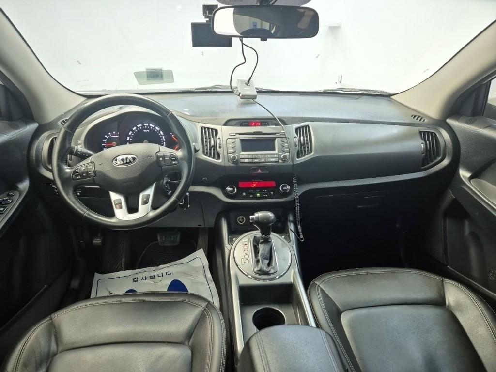 Kia Sportage R TLX Premium Type 2.0 Diesel 2WD M/ T 8