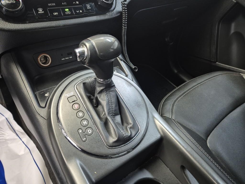 Kia Sportage R TLX Premium Type 2.0 Diesel 2WD M/ T 9