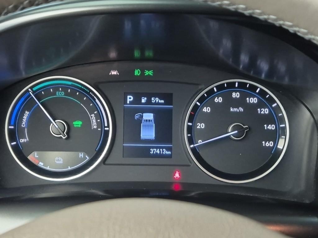 Hyundai Porter II Electric Low Fixed Floor Long Wheelbase Super Cab 6