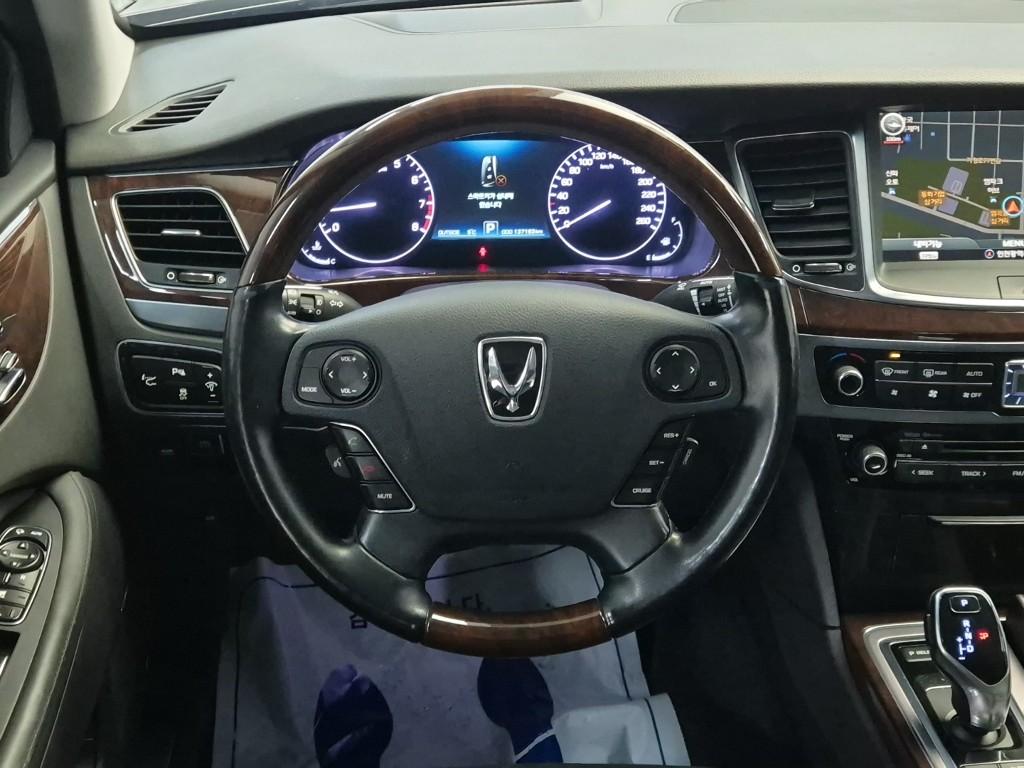 Hyundai Equus New Premium V6 3.8 GDi 10